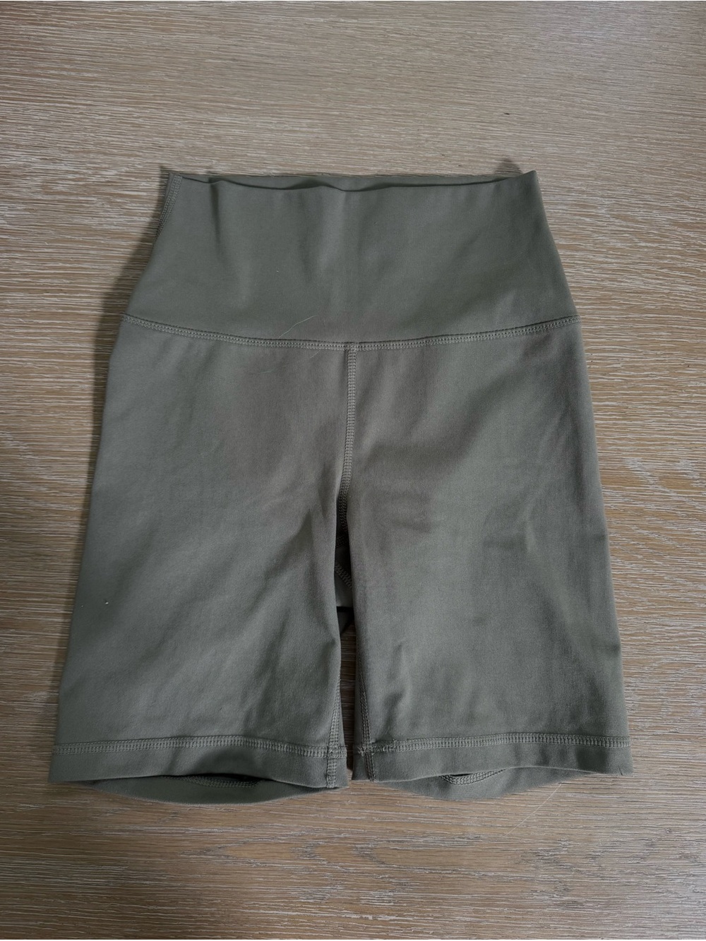 YOGALICIOUS women’s sage green athletic biker shorts size small